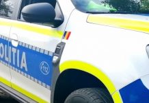 Prins de polițiști când conducea un tractor fără permis de conducere