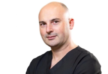 Medic specialist în chirurgie plastică și reconstructivă, angajat în cadrul Spitalului Județean de Urgență Târgu Jiu