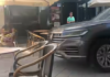 VIDEO Șofer din Argeș, cu mașina printre mesele de la terasele din zona centrală a municipiului Târgu Jiu