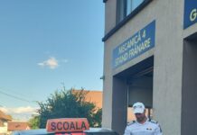 Mașinile școlilor de șoferi, verificate de către polițiști